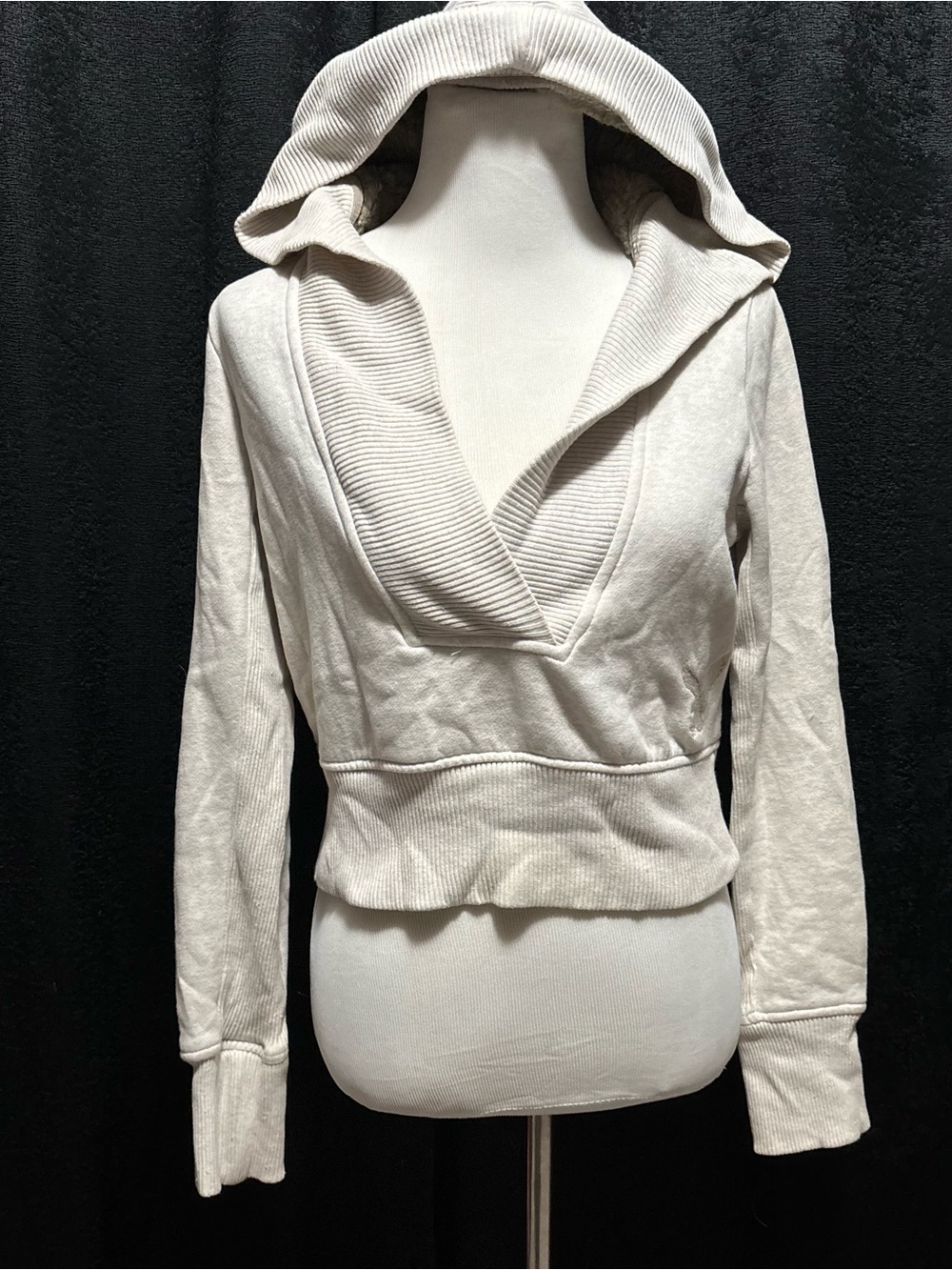 Vintage American Eagle Light Gray Cropped Sherpa Pullover Hoodie M